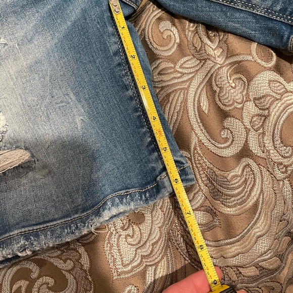 Daytrip Lynx denim shorts women’s size 25 BUCKLE - Picture 4 of 10